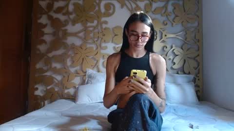 Snapshot of alogenotwink chatting on October 3, 12:13 pm STEPHAN online show from October 3, 12:13 pm