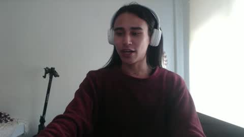 Snapshot of alogenotwink chatting on June 7, 9:46 am STEPHAN online show from June 7, 9:46 am