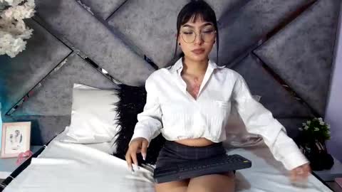 Alondra online show from June 6, 11:48 am
