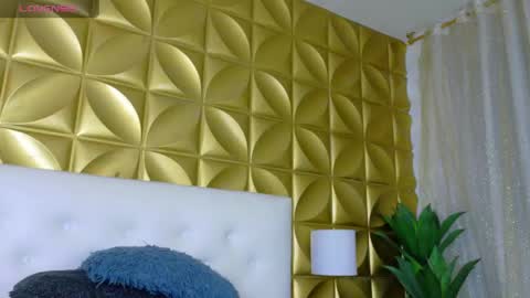 Hazel Bowie online show from April 13, 4:07 am