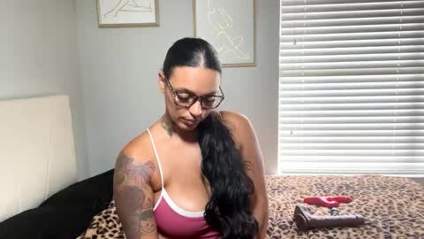 alongcamelexy online show from October 10, 7:13 pm