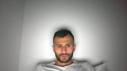 Snapshot of alonp1022 chatting on May 2, 5:12 am Alonp1022 online show from May 2, 5:12 am