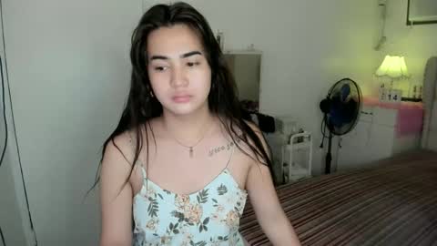 alovelydollnica online show from February 14, 12:29 am