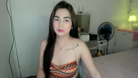 alovelydollnica online show from March 27, 10:15 am