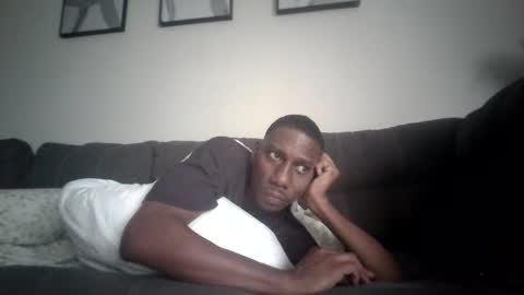 Snapshot of aloysiuz chatting on June 11, 11:19 am Aloysius online show from June 11, 11:19 am