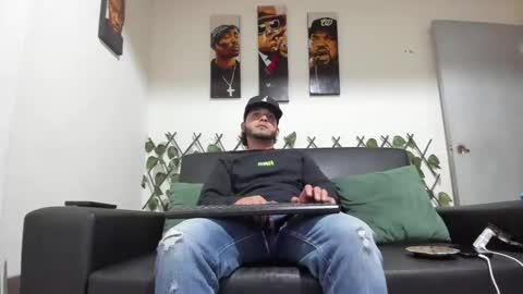 Snapshot of alpha_cash chatting on February 20, 4:31 am alpha_cash online show from February 20, 4:31 am