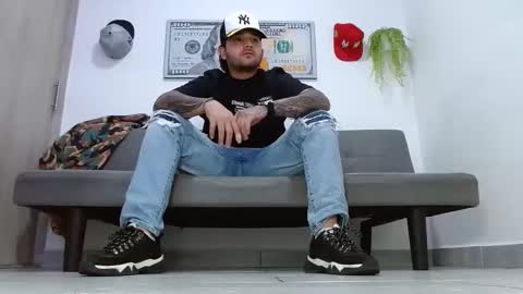 Snapshot of alpha_cash chatting on April 5, 4:20 am alpha_cash online show from April 5, 4:20 am