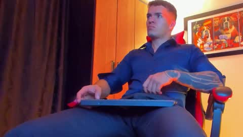 alpha_dominus_ online show from January 7, 4:15 am