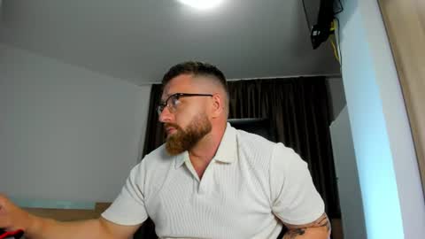 Snapshot of alphaalexxx chatting on June 11, 10:30 pm Alphaalexxx Lets reach Me 100 thumbs up online show from June 11, 10:30 pm