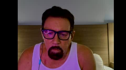 Snapshot of alphablue_wolf1295 chatting on August 3, 10:13 pm alphablue_wolf1295 online show from August 3, 10:13 pm