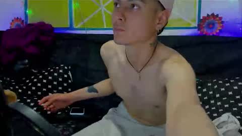 Snapshot of alphadioniso chatting on February 18, 7:10 pm Dioniso online show from February 18, 7:10 pm