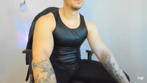 Snapshot of alphagodleatherking92 chatting on December 21, 6:41 am LeatherMaster online show from December 21, 6:41 am