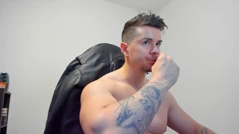 Snapshot of alphagodleatherking92 chatting on December 24, 7:49 am LeatherMaster online show from December 24, 7:49 am