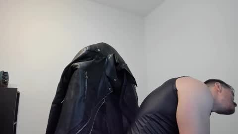 Snapshot of alphagodleatherking92 chatting on October 2, 7:26 am LeatherMaster online show from October 2, 7:26 am