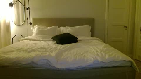 alphahung23 online show from February 4, 8:25 pm