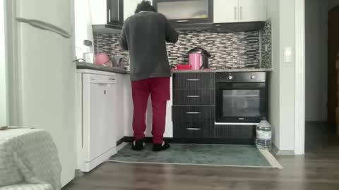 Snapshot of alphandre chatting on March 2, 8:27 am AlphAndre online show from March 2, 8:27 am