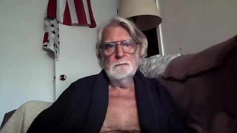 AlphaUniform online show from December 10, 5:33 pm