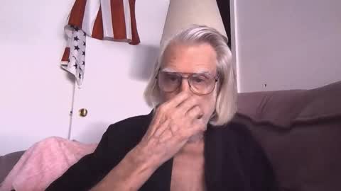 AlphaUniform online show from February 3, 7:08 pm