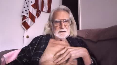 AlphaUniform online show from March 17, 2:53 pm