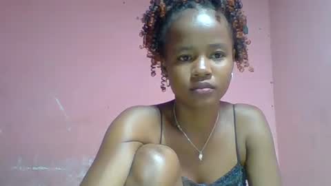 Snapshot of alphosettah chatting on December 7, 2:42 am alphosettah online show from December 7, 2:42 am