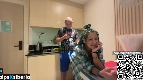 Dan  Nati online show from April 8, 8:20 pm