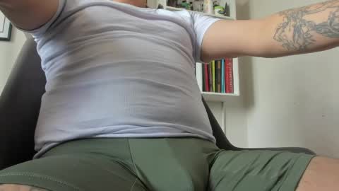 Snapshot of alucard_col666 chatting on May 14, 2:13 pm alucard_col666 online show from May 14, 2:13 pm