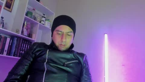 Snapshot of alucard_col666 chatting on May 28, 5:54 pm alucard_col666 online show from May 28, 5:54 pm