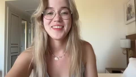 Snapshot of aluntick chatting on June 16, 11:02 am Amelia NEXT STREAM online show from June 16, 11:02 am