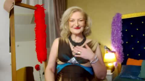 Snapshot of alura_jenson_ chatting on May 13, 9:22 pm Alura Jenson online show from May 13, 9:22 pm