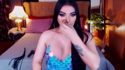 Snapshot of alurajhenson chatting on May 4, 12:28 am Alura Jhenson online show from May 4, 12:28 am
