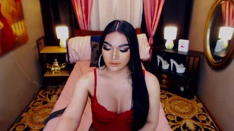 Snapshot of alurajhenson chatting on May 19, 5:41 pm Alura Jhenson online show from May 19, 5:41 pm