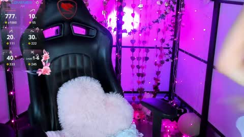 Snapshot of aluwe_meow chatting on March 25, 9:21 pm Aluwe online show from March 25, 9:21 pm