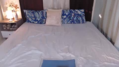 aluxekristine online show from April 16, 8:59 am