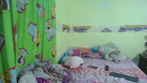 Snapshot of always_hot3 chatting on September 18, 2:57 am always_hot3 online show from September 18, 2:57 am