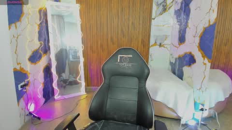 ALYCE  online show from March 18, 11:46 am