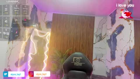 ALYCE  online show from April 23, 11:31 am