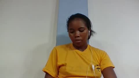 Snapshot of alydie7 chatting on April 19, 6:10 pm alydie7 online show from April 19, 6:10 pm