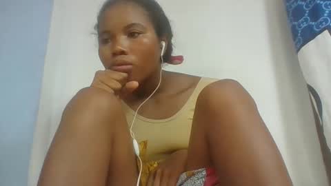 Snapshot of alydie7 chatting on April 20, 6:31 pm alydie7 online show from April 20, 6:31 pm