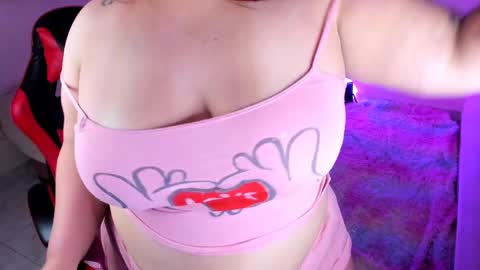 Snapshot of alyn__miller chatting on April 9, 11:10 pm Elyn online show from April 9, 11:10 pm