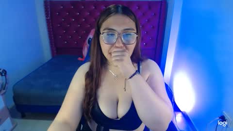Snapshot of alyninxxx_m chatting on March 7, 12:34 pm alyninxxx_m online show from March 7, 12:34 pm