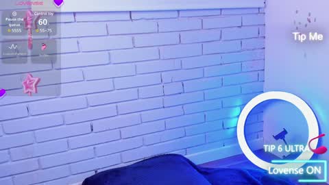 Snapshot of alys_molly chatting on December 23, 2:50 pm sopie online show from December 23, 2:50 pm