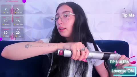 Snapshot of alys_molly chatting on January 14, 11:10 am sopie online show from January 14, 11:10 am