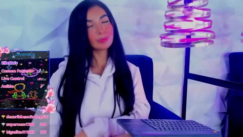 Snapshot of alys_molly chatting on February 13, 3:07 am sopie online show from February 13, 3:07 am