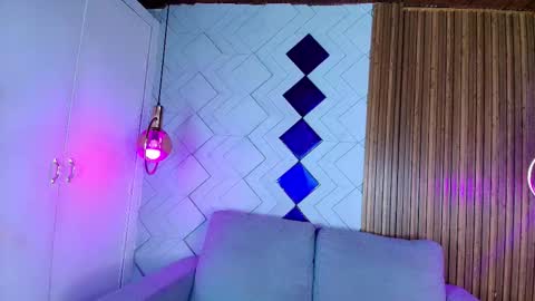 Snapshot of alys_molly chatting on October 4, 7:01 pm sopie online show from October 4, 7:01 pm