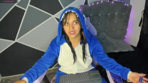 Snapshot of alysa_magic chatting on April 22, 5:47 pm alysa magic online show from April 22, 5:47 pm