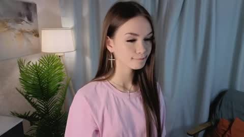 Snapshot of alyshaplescia chatting on April 26, 4:15 pm Mona online show from April 26, 4:15 pm