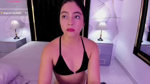 Snapshot of alysonshy chatting on July 2, 4:57 pm Aly Shy online show from July 2, 4:57 pm