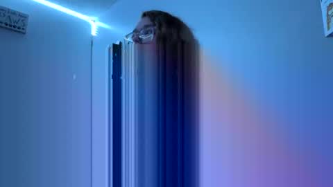 Snapshot of alyssa6960545 chatting on September 18, 2:13 am Lily online show from September 18, 2:13 am