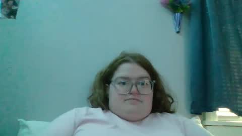 Snapshot of alyssa6960545 chatting on September 30, 3:50 pm Lily online show from September 30, 3:50 pm