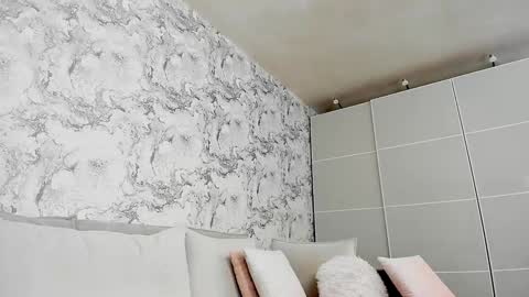 alysamillan online show from January 11, 11:56 am